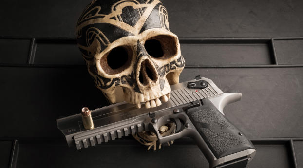Skull Pistol Wallpaper 400x240 Resolution