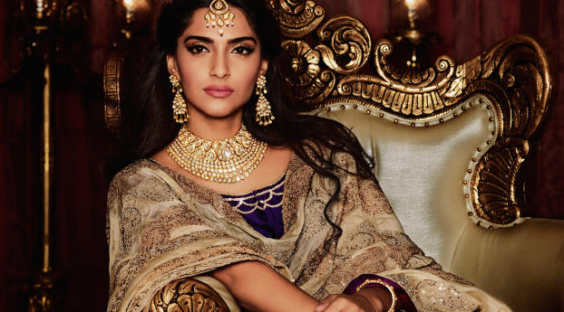 Sonam Kapoor Traditional Look Wallpaper 3456x2234 Resolution