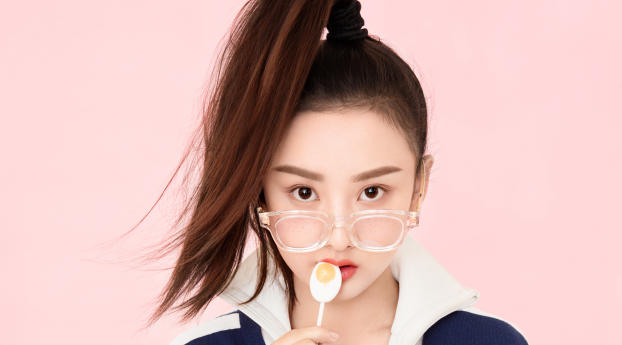 Song Zu Er Chinese Actress Wallpaper 360x360 Resolution