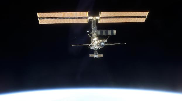 space, ship, iss Wallpaper 1440x3200 Resolution