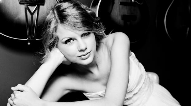 Taylor Swift black and white wallpaper Wallpaper 1792x798 Resolution