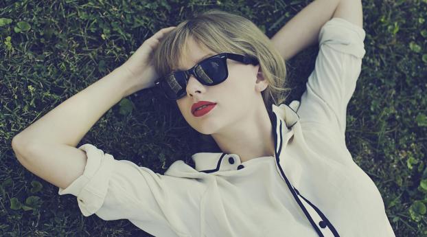 taylor swift, face, glasses Wallpaper 1400x900 Resolution