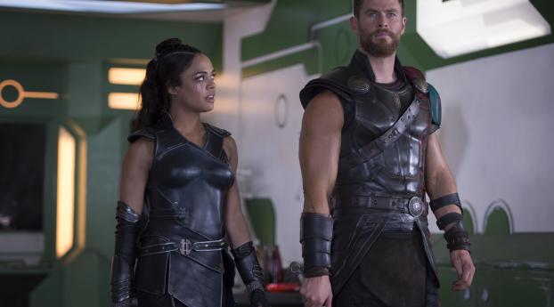 Thor And Valkyrie In Thor Ragnarok 2017 Wallpaper 1080x2246 Resolution