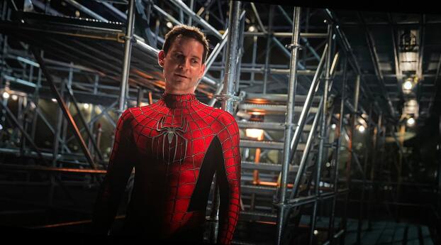 Tobey Maguire HD Spider-Man No Way Home Wallpaper 320x568 Resolution