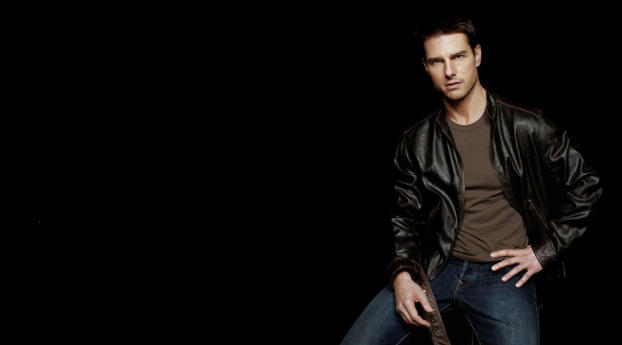 Tom Cruise Stylish pose wallpaper Wallpaper 2560x1440 Resolution
