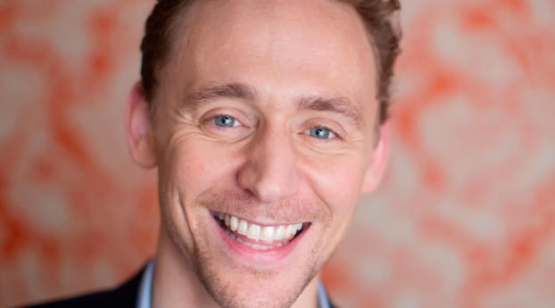 tom hiddleston, actor, face Wallpaper 1440x900 Resolution