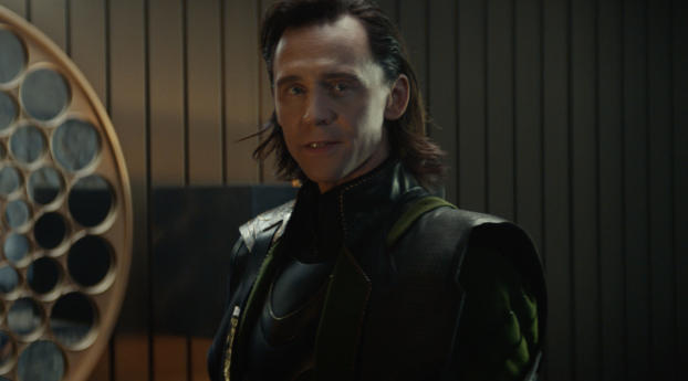 Tom Hiddleston from Loki God Of Mischief Wallpaper 3840x2400 Resolution