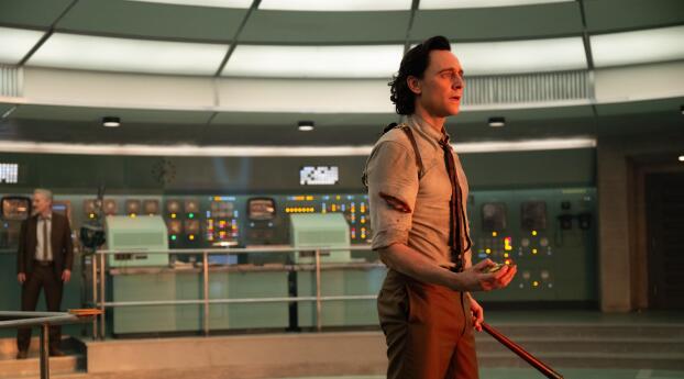 Tom Hiddleston in Loki Season 2 Wallpaper 1024x1280 Resolution
