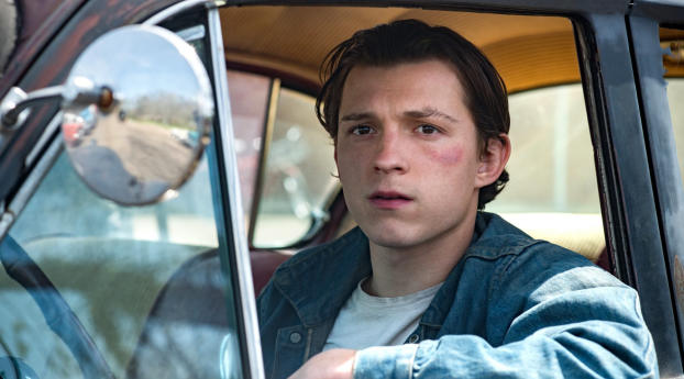 Tom Holland The Devil All the Time Wallpaper 4080x1080 Resolution