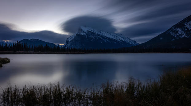 Vermillion Lakes Mount Rundle in Banff National Park Wallpaper 320x480 Resolution