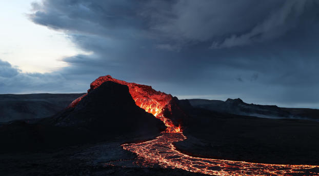 Volcanic Eruption at Geldingadalir Wallpaper 640x240 Resolution