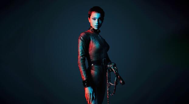 Zoë Kravitz as Catwoman The Batman Official Wallpaper 454x454 Resolution